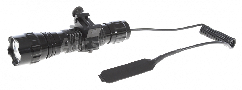 Taktické svietidlo 900 lm, 2x batéria, nabíjačka, príslušenstvo, UltraFire